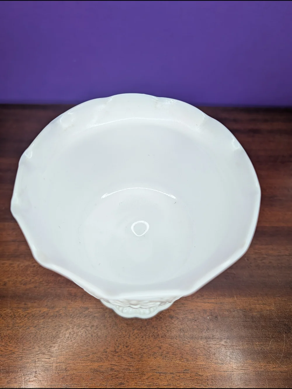 Vintage Indiana Milk Glass Pedestal Compote Floral Medallion Daisy Flat Edge